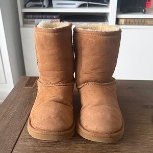 Classic Short UGGs